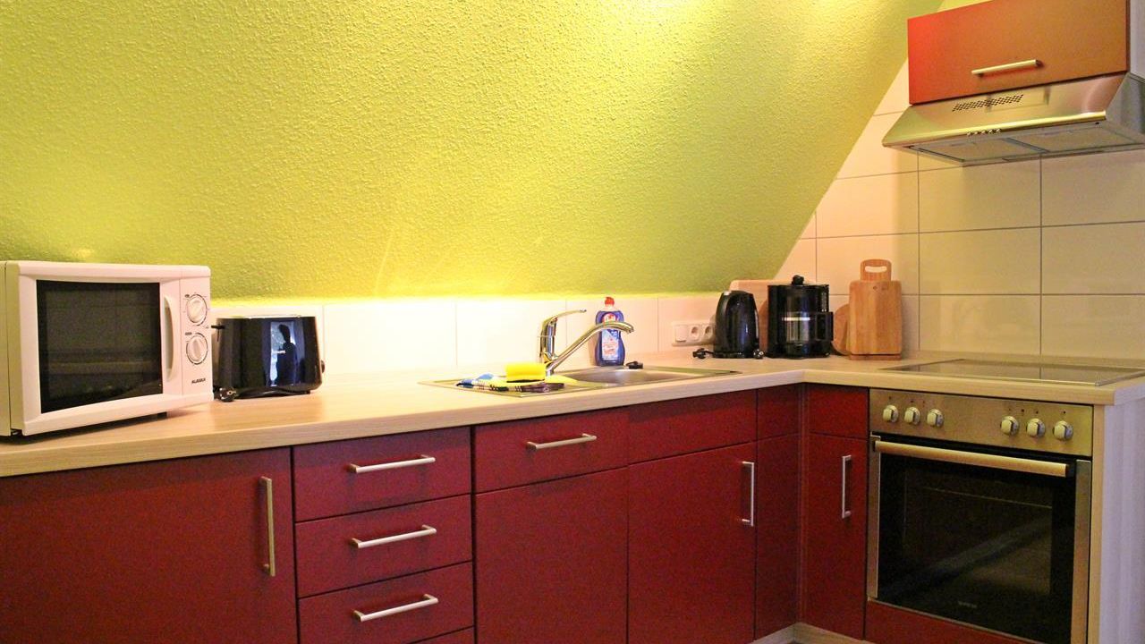 ...mit Geschirrspüler, Backofen,... ...mit Geschirrspüler, Backofen,...